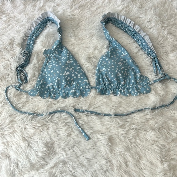 Ditsy Floral Ruffled String Bikini Top Light Blue w White Daisys Adjust - Picture 1 of 4